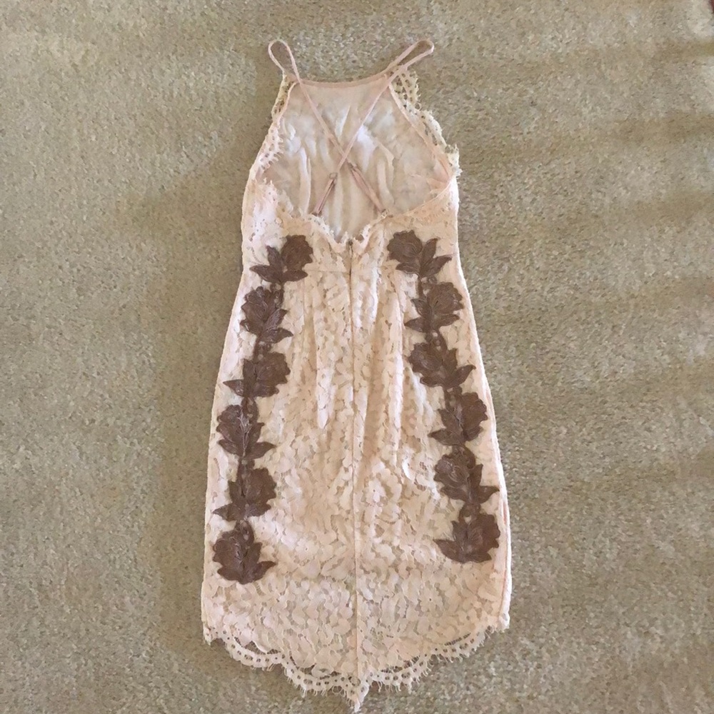 Lace mini dress - Picture 3 of 7